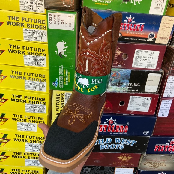 Steel toe work boot - Picture 2 of 3